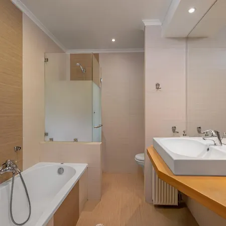 Daire Grace Luxury Next To Old Town Rhodes City